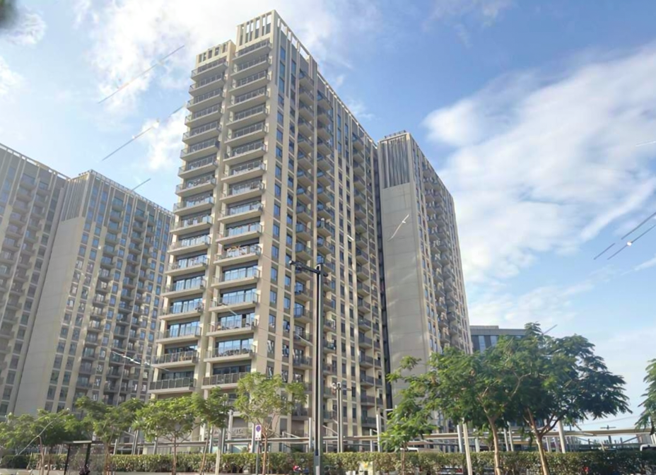 Park Heights II T2 1br resale distress facade