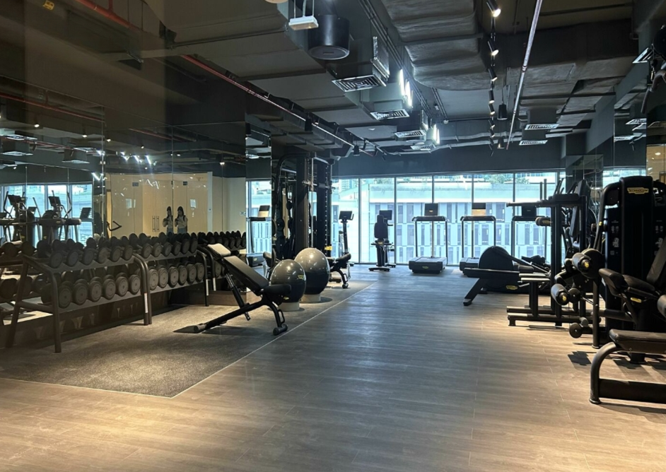 Sterling West Business Bay loft distress deal gym