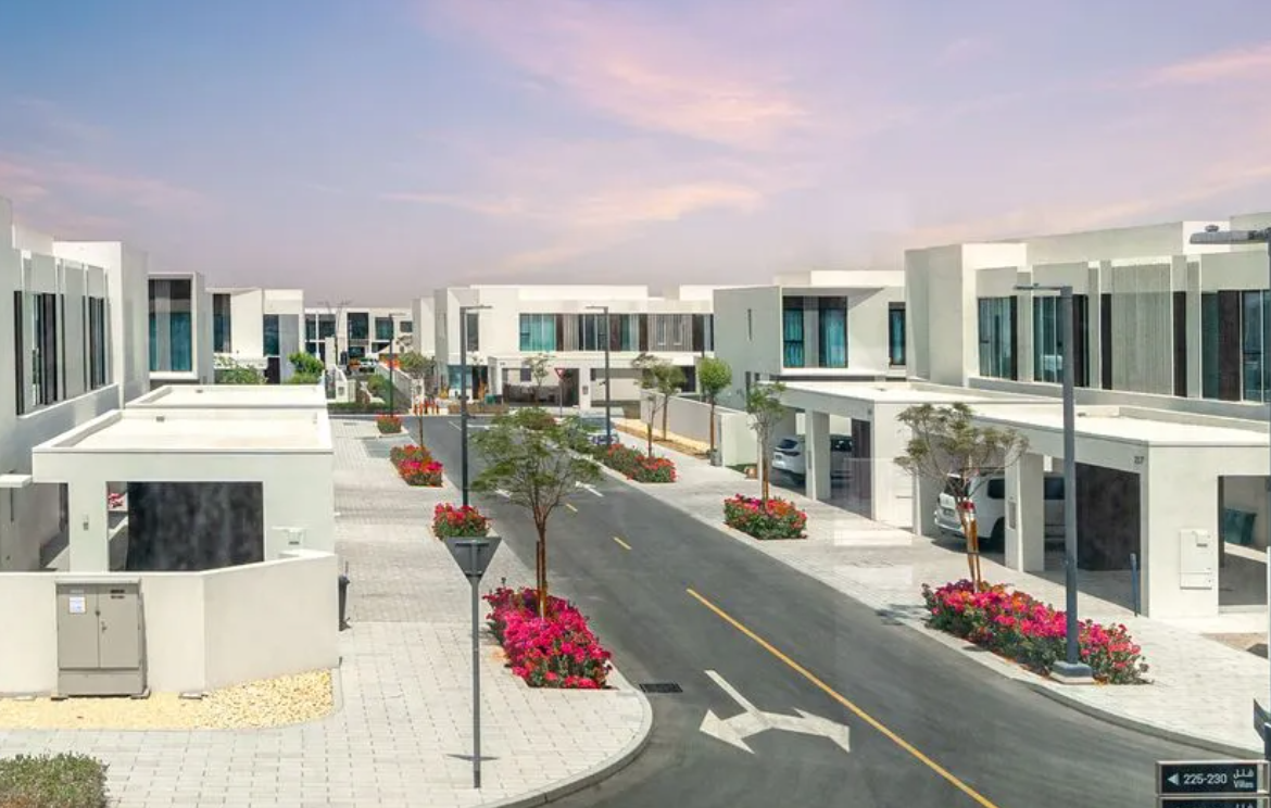 Riviera The Valley 4br twin villa below OP community real photo