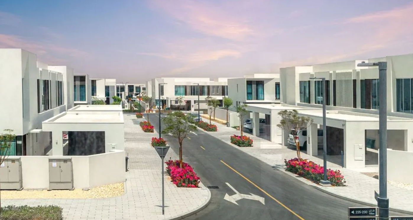 Riviera The Valley 4br twin villa below OP community real photo