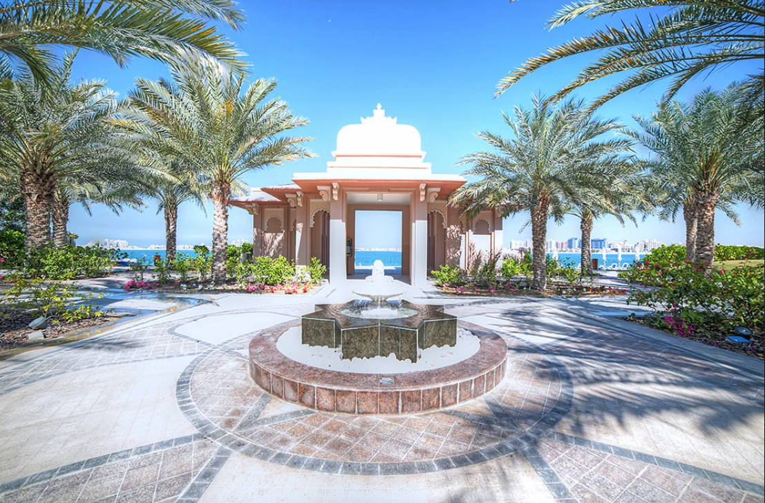 Grandeur Residence Palm Jumeirah distress resale 1 br large community