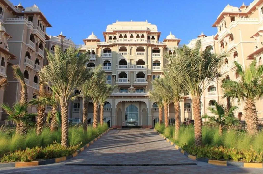 Grandeur Residence Palm Jumeirah distress resale 1 br facade