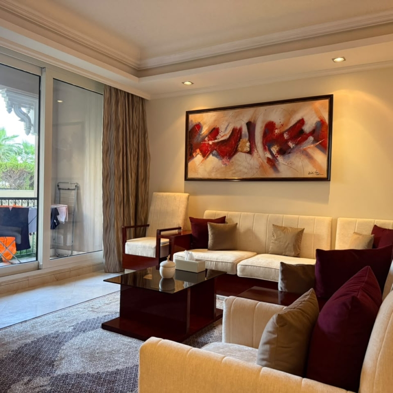 Grandeur Residence Palm Jumeirah distress resale 1 br large interior
