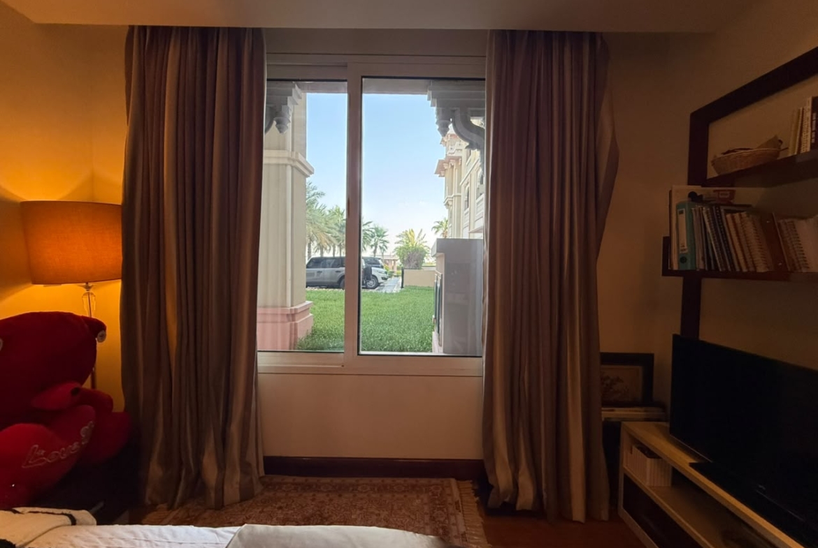 Grandeur Residence Palm Jumeirah distress resale 1 br bedroom