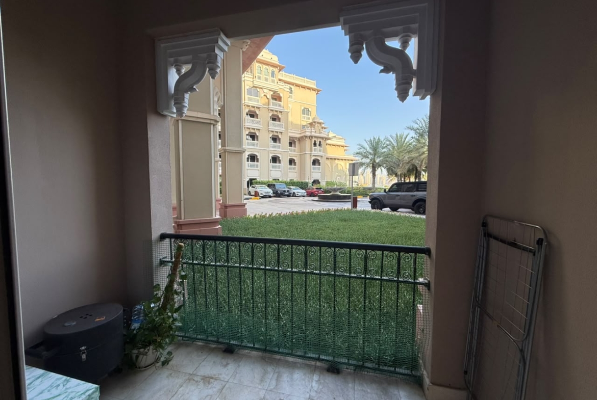 Grandeur Residence Palm Jumeirah distress resale 1 br community view