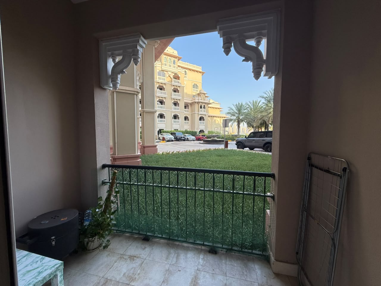 Grandeur Residence Palm Jumeirah distress resale 1 br community view