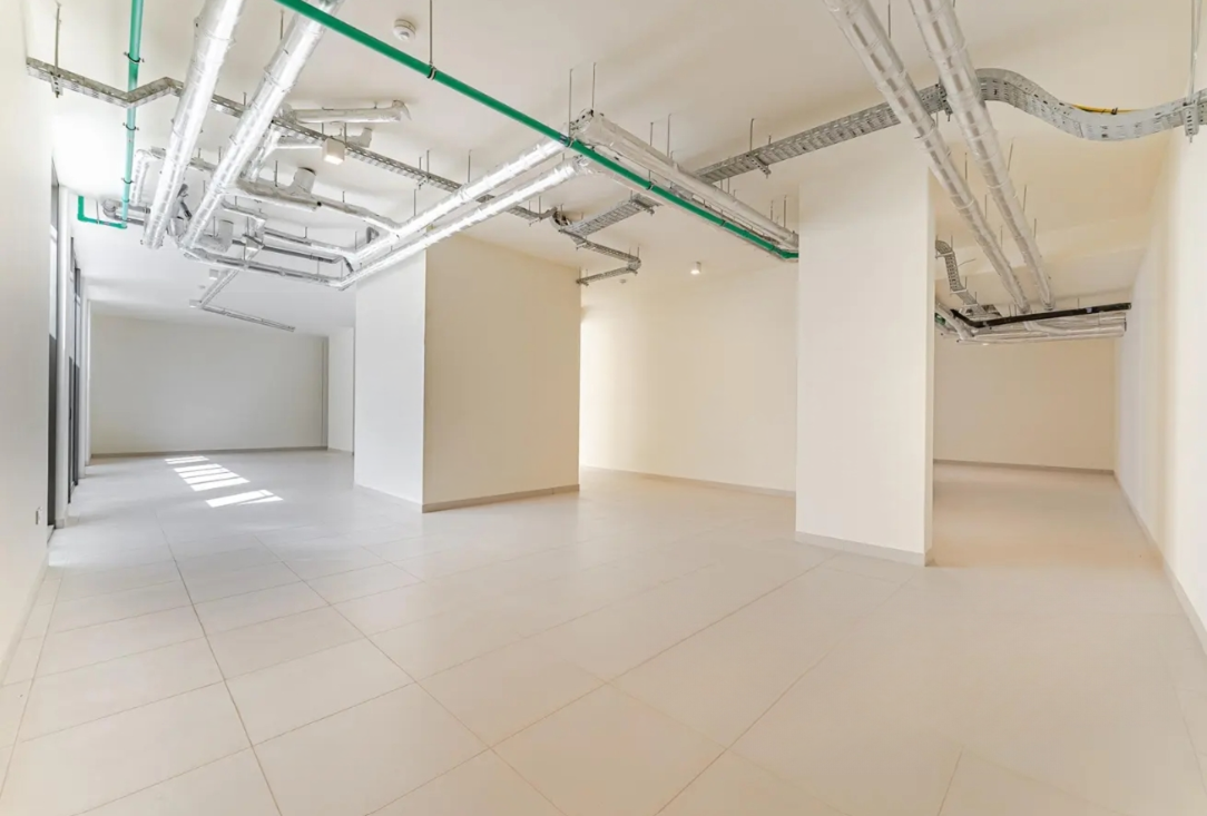 Address Hillcrest 5BR villa distress resale basement