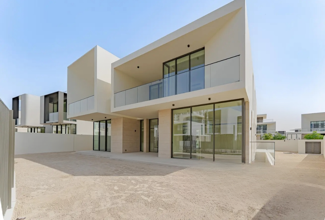 Address Hillcrest 5BR villa distress resale facade