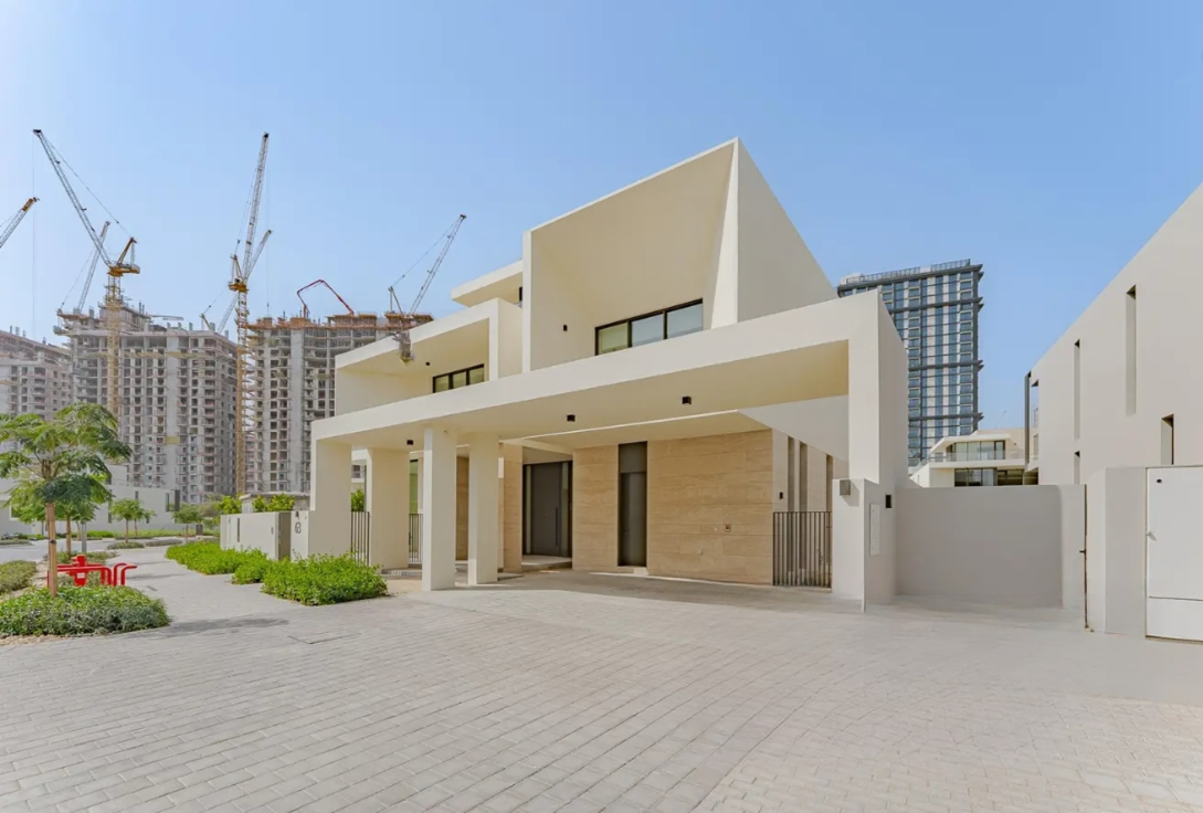 Address Hillcrest 5BR villa distress resale exterior