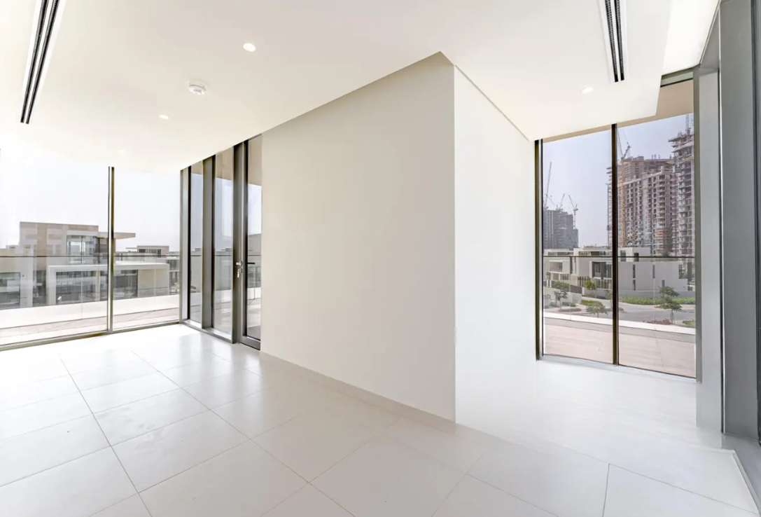 Address Hillcrest 5BR villa distress resale interior