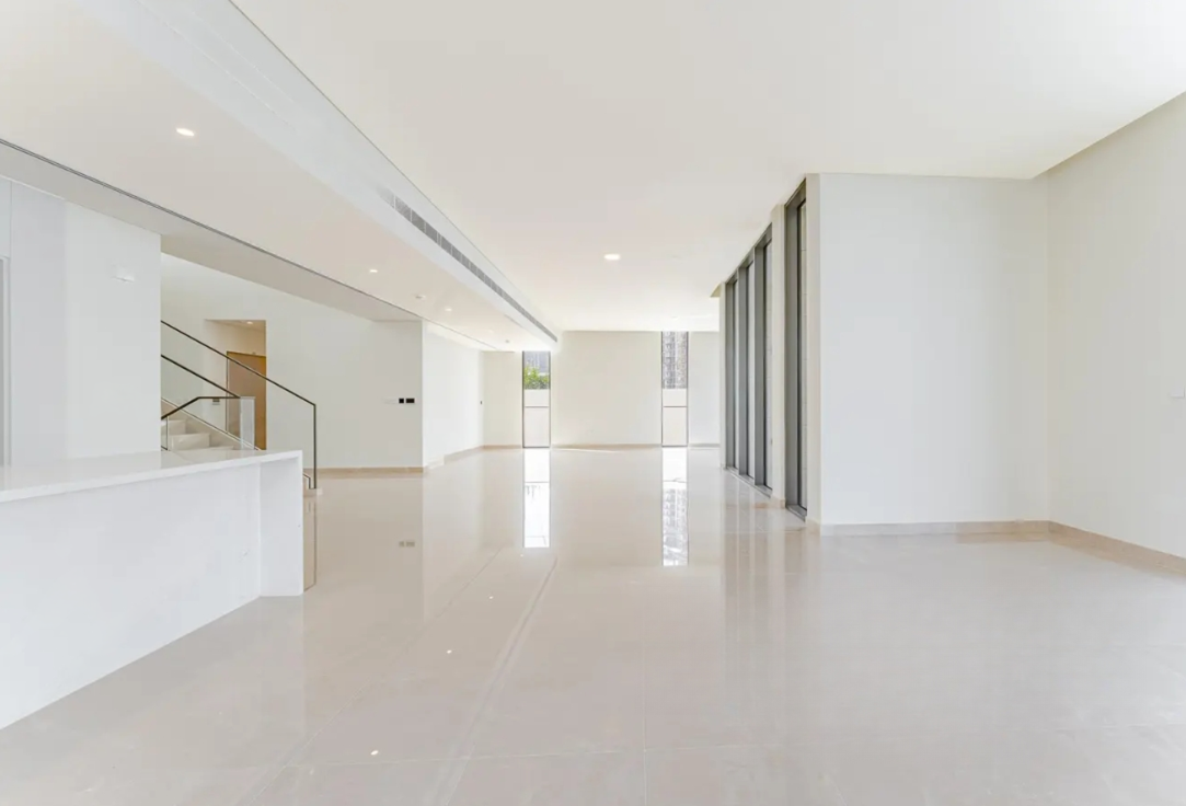 Address Hillcrest 5BR villa distress resale living area