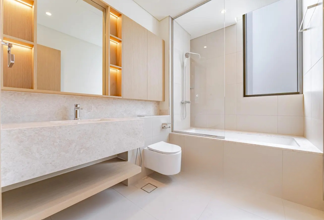 Address Hillcrest 5BR villa distress resale bathroom