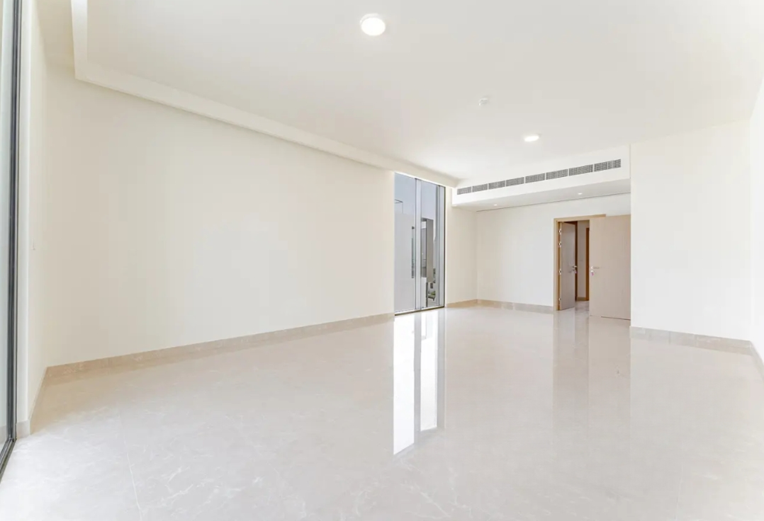 Address Hillcrest 5BR villa distress resale inside