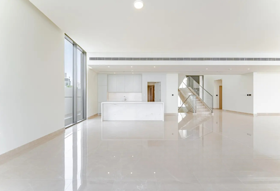 Address Hillcrest 5BR villa distress resale open layout