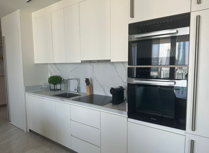 Five Luxe JBR 2BR distress below market deal kitchen
